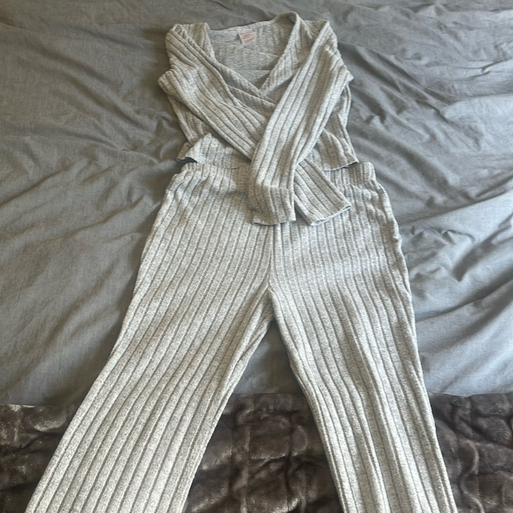Grey set